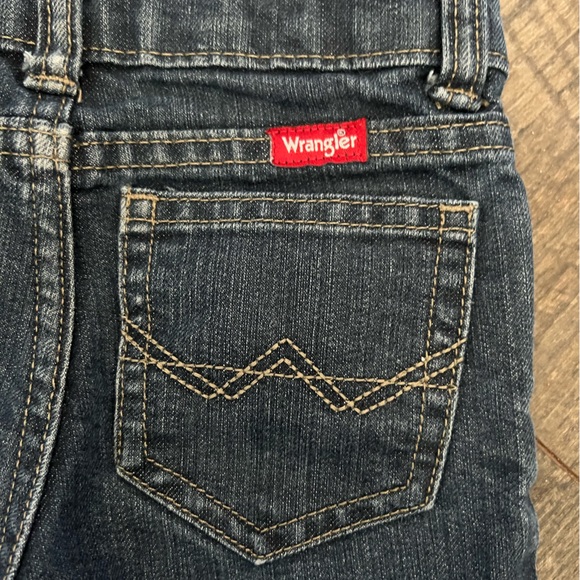 Cat and Jack & Wrangler Boys Jeans 2T Light & Dark Wash - Picture 4 of 9